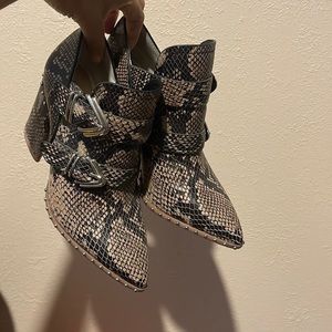 Gianni Binni booties size 5.5